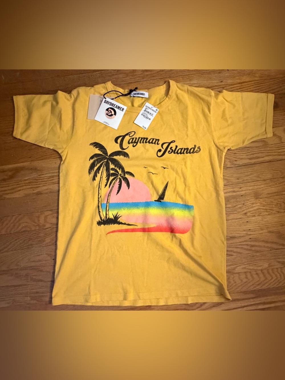 NWT- Daydreamer Cayman Islands Tee - S